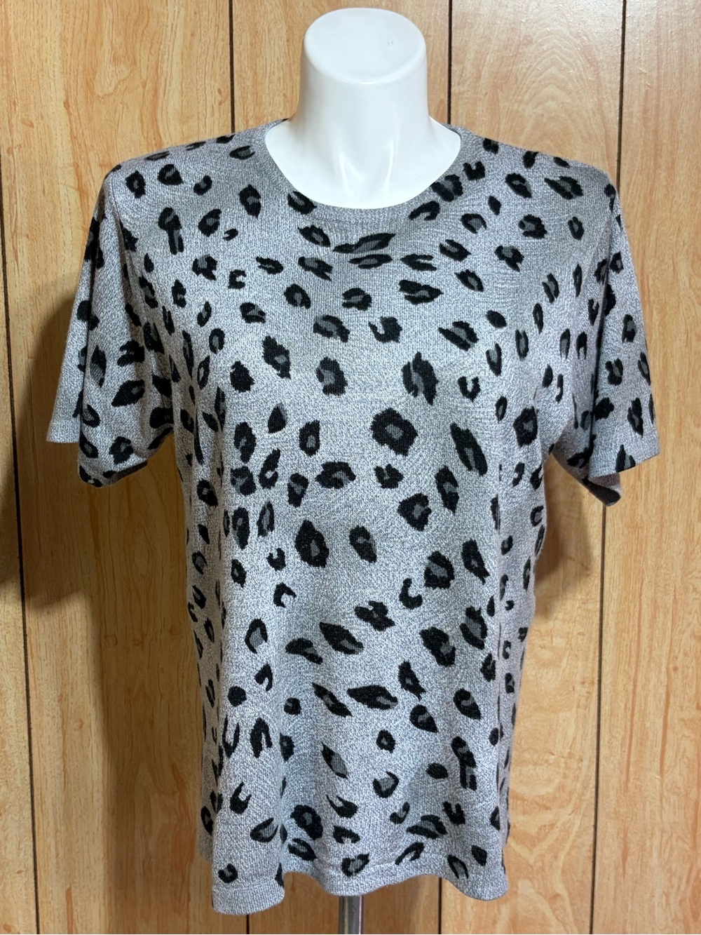 C.D. Daniels Leopard Print Short Sleeve Sweater - Gray/Black SZ - 1X
